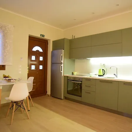 Nikoletta 4 Apartment *